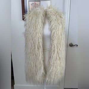 Joie faux fur vest size small